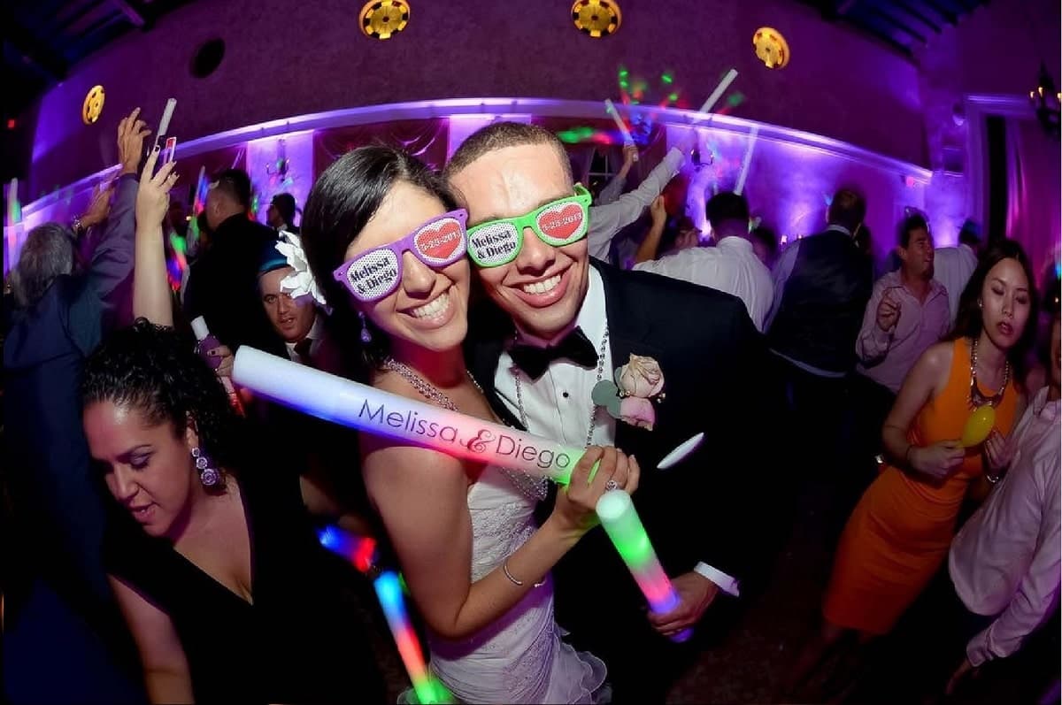 Machen Sie Ihre Hochzeit zu einem Erlebnis mit einem professionellen DJ