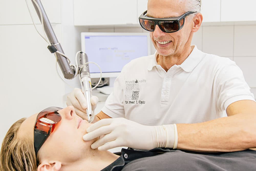 Navigieren in der Dermatologie: Einblicke von einem Hautarzt