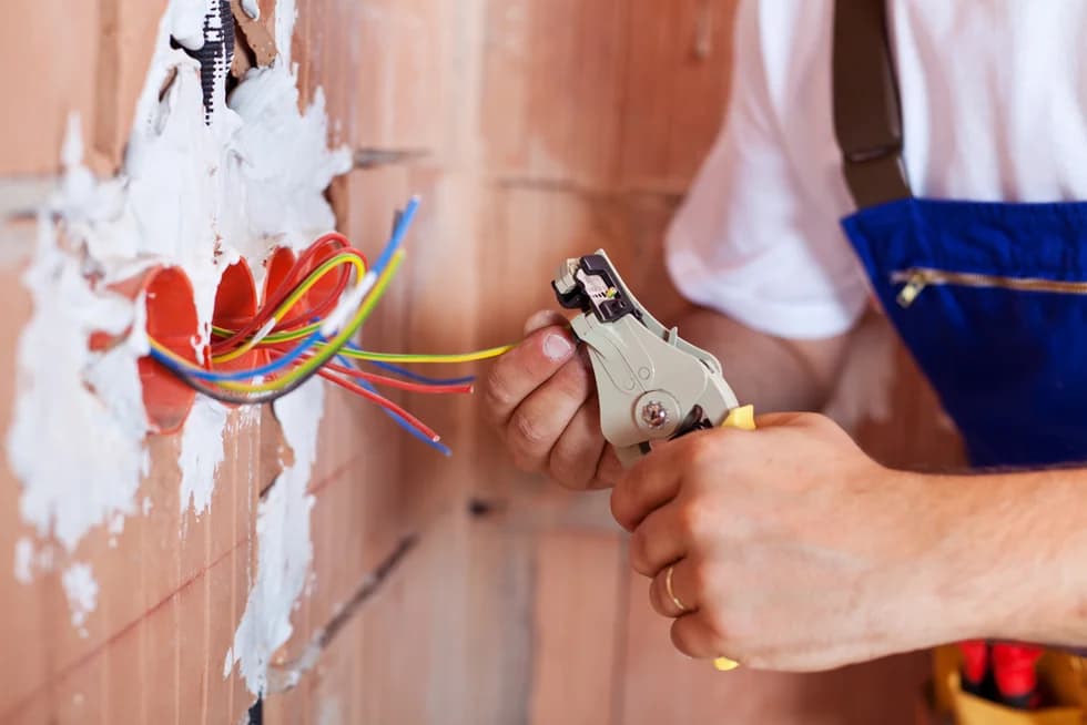 Wann Sie einen Notfall Elektriker in der Nähe rufen sollten