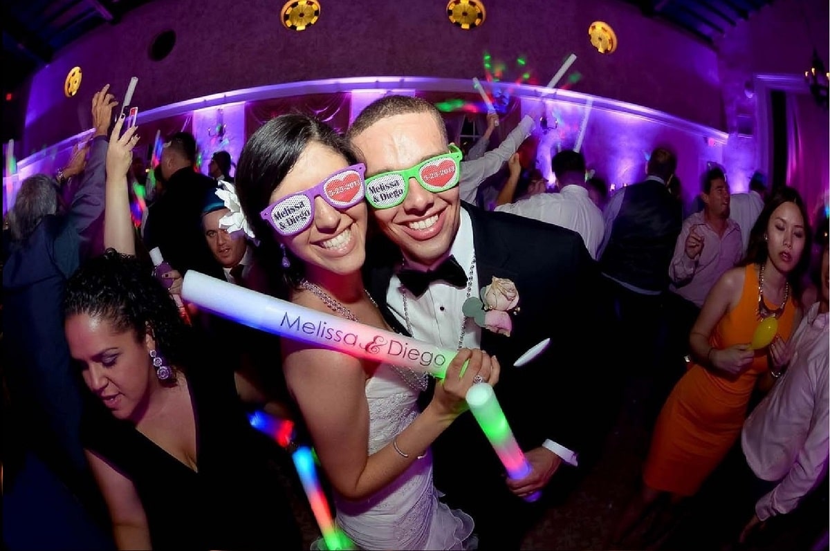 Machen Sie Ihre Hochzeit zu einem Erlebnis mit einem professionellen DJ