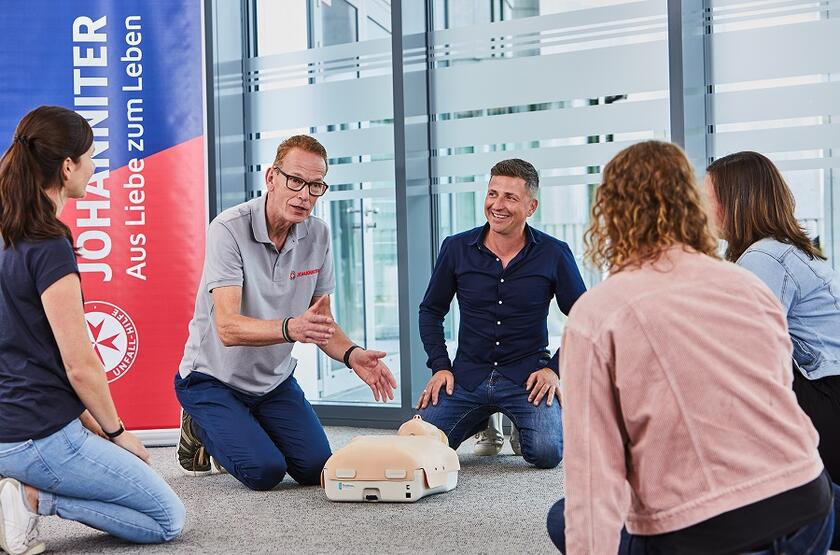 Erste-Hilfe Kurs München für Schauspieler: Sicherheit auf der Bühne und hinter der Bühne
